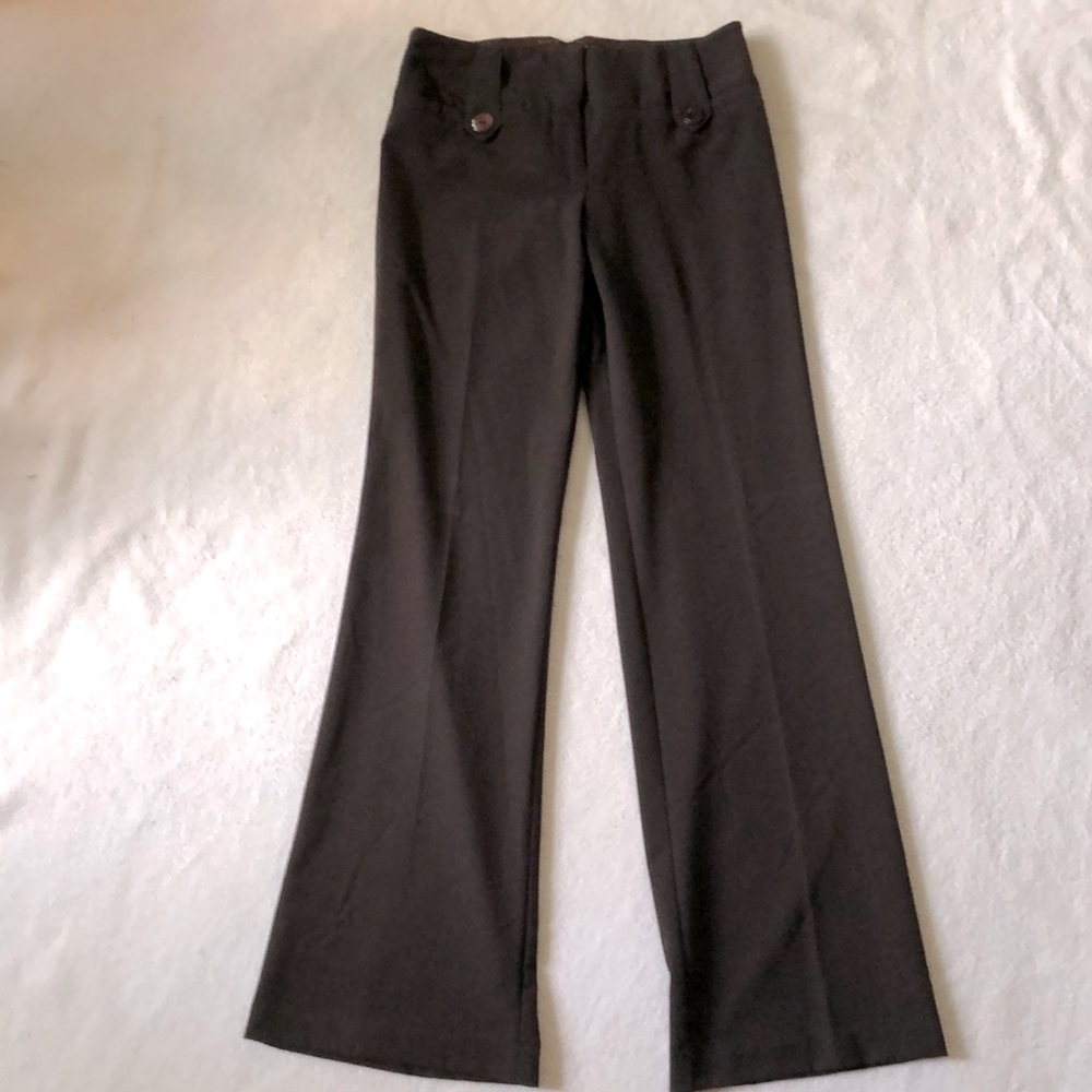 Like new IZ Byer poly/rayon/spandex dress pants. Chocolate brown. NY fit Sz 3